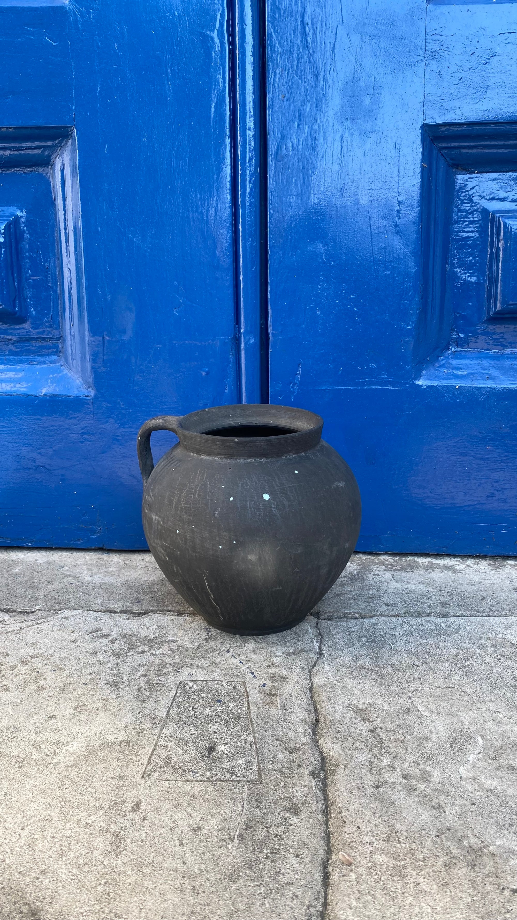 The Nyra Antique Black Clay Pot